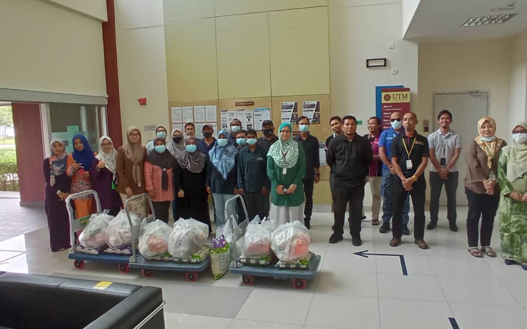 Program Penyampaian Sumbangan Program Tautan Kasih UTM Care Charity Shop Dengan Kerjasama Kelab Rekreasi Dan Ukhwah (Kru) Sumbangan Aidil Adha 2020m/1441h